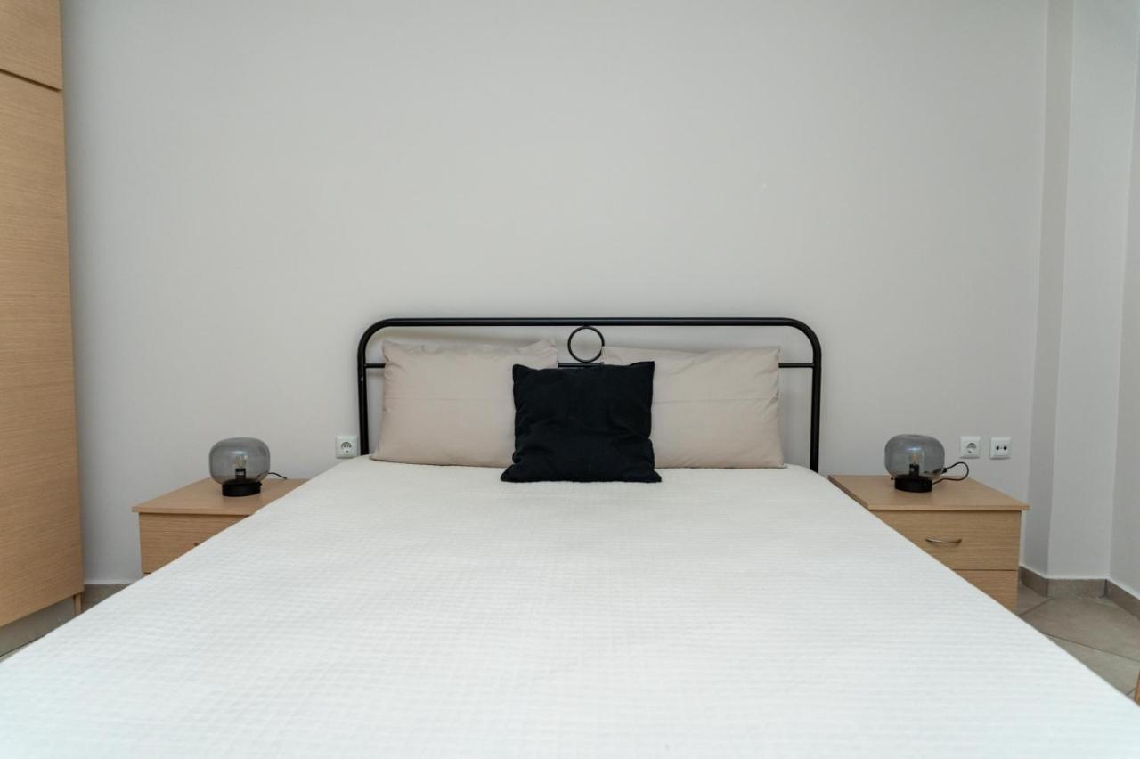Elena 4 Apartment เนอาเปรามอส ภายนอก รูปภาพ