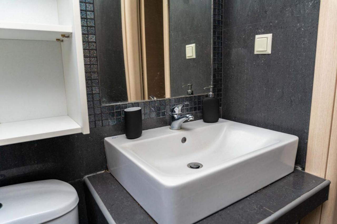 Elena 4 Apartment เนอาเปรามอส ภายนอก รูปภาพ