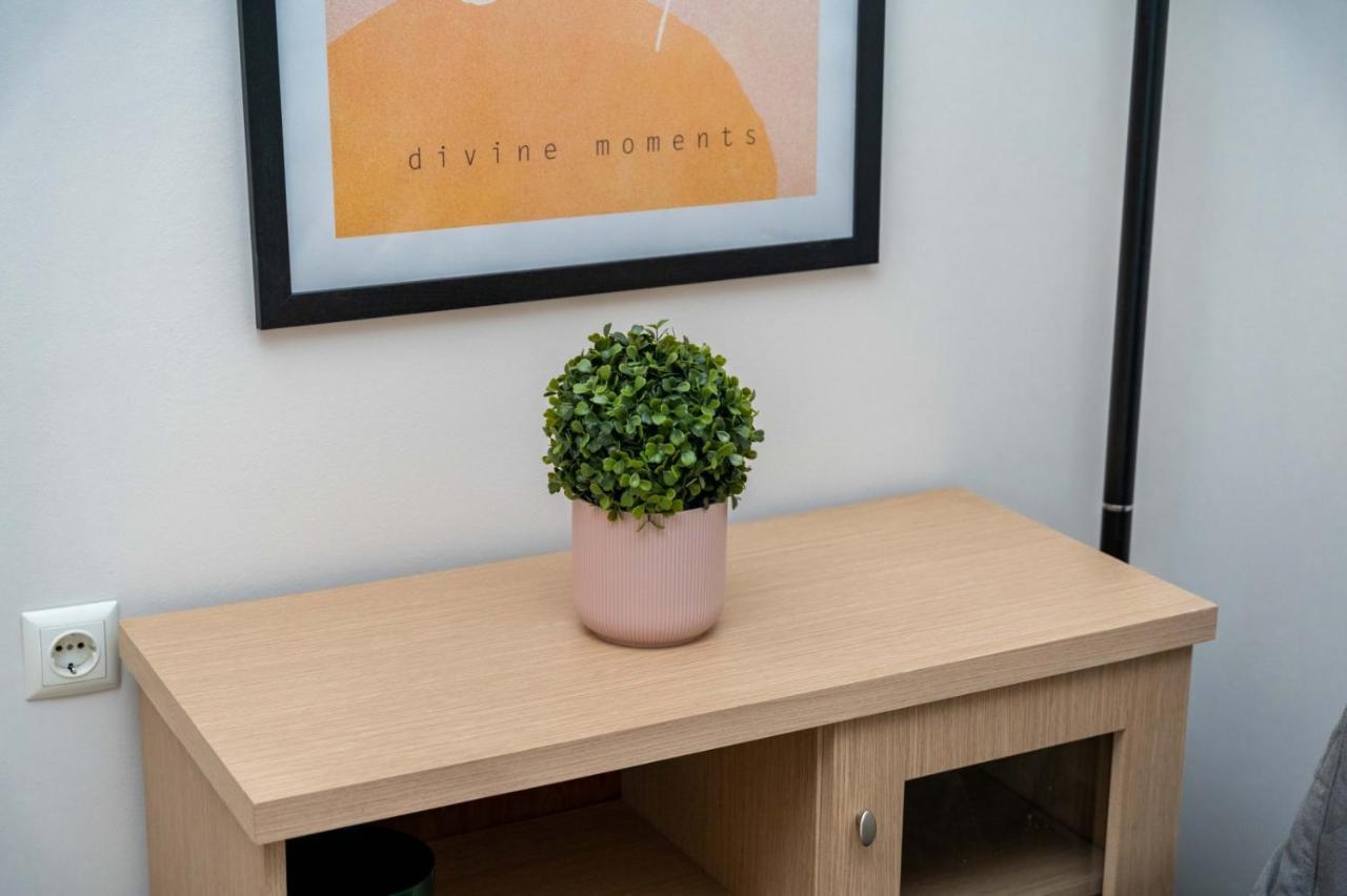 Elena 4 Apartment เนอาเปรามอส ภายนอก รูปภาพ